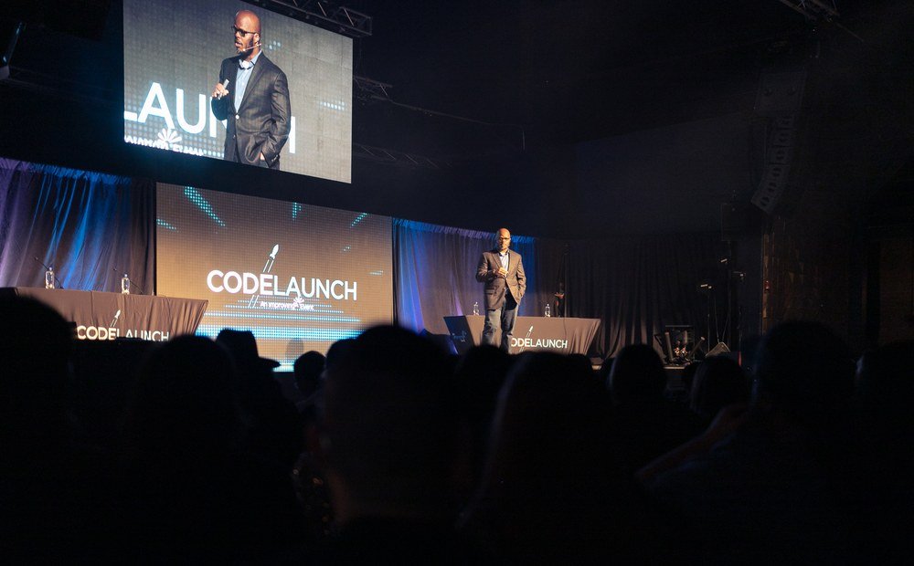 Mobolaji Sokunbi delivering a keynote at CodeLaunch